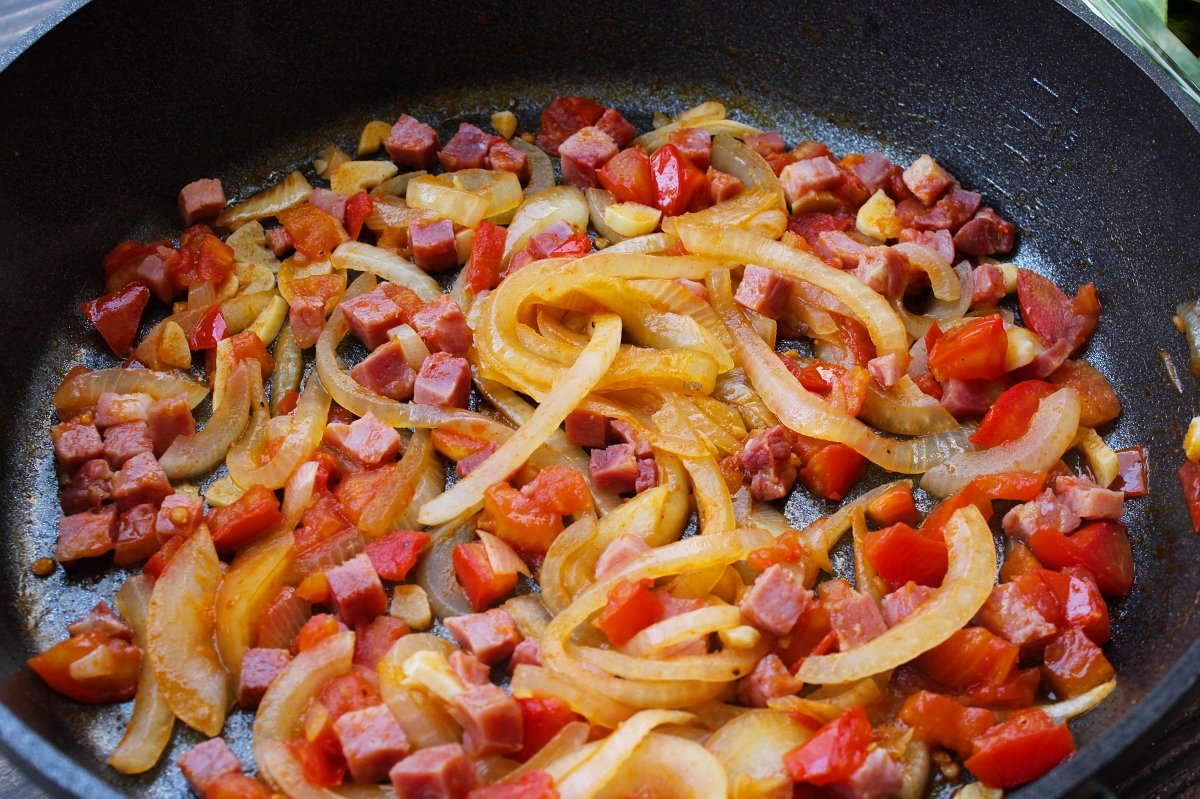 Adición de los taquitos de jamón