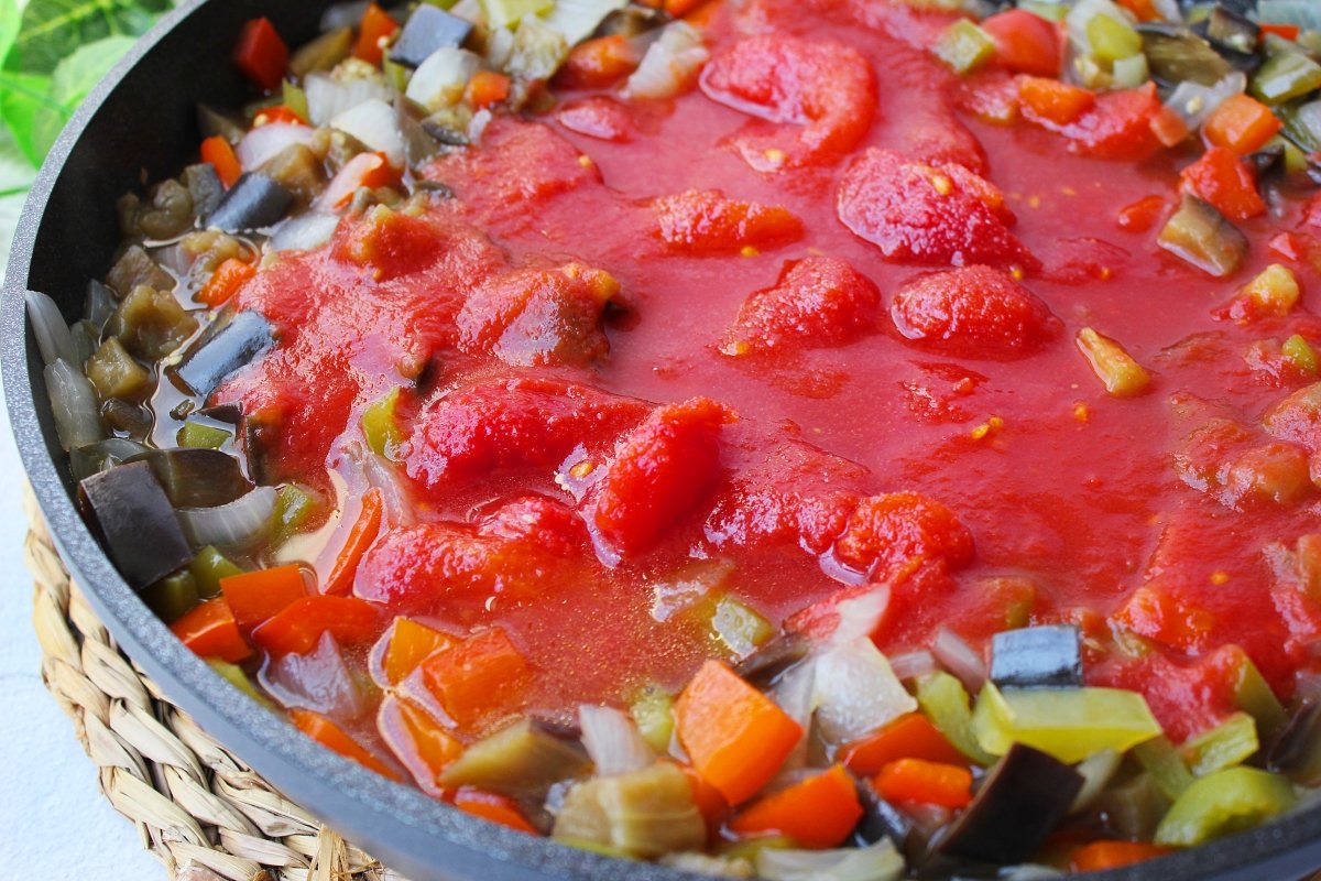 Addition of natural tomato to Murcia ratatouille