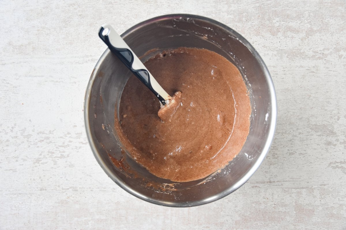 Agregamos con cuidado las claras montadas