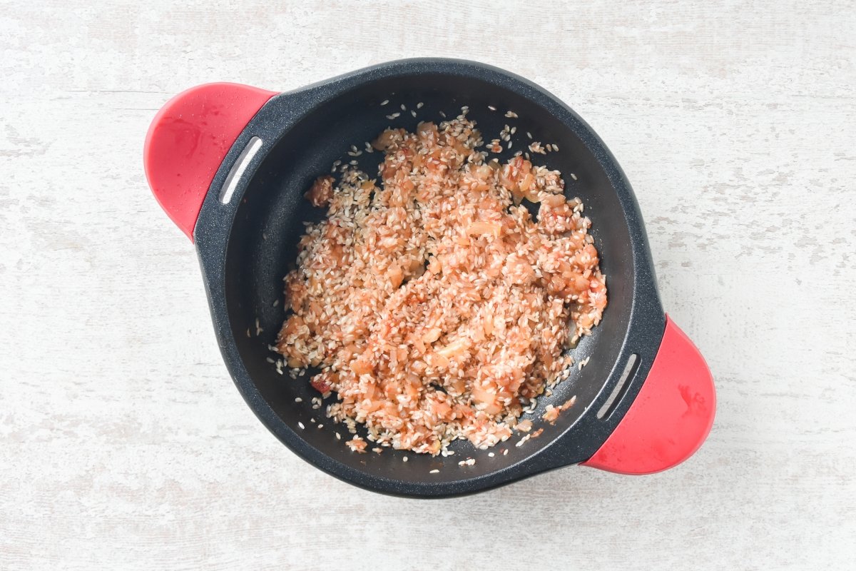Agregamos el arroz al sofrito