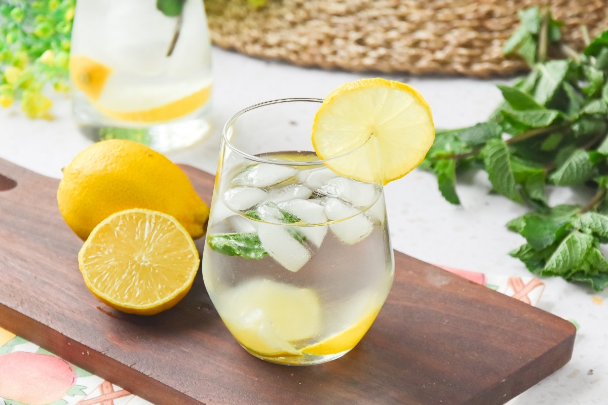 Agua de limón lista para tomar