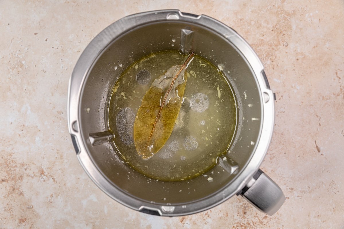 Agua y laurel para el arroz basmati en Thermomix