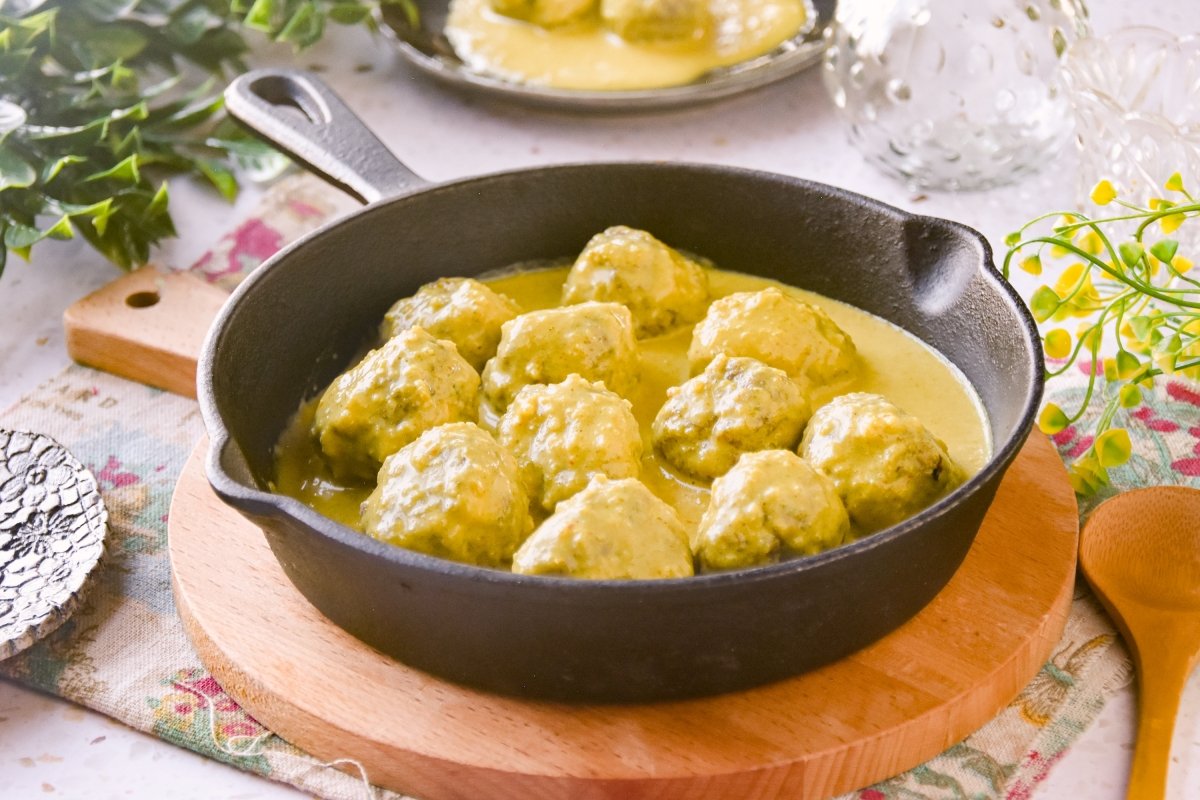 Albóndigas al curry