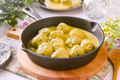 Albóndigas al curry