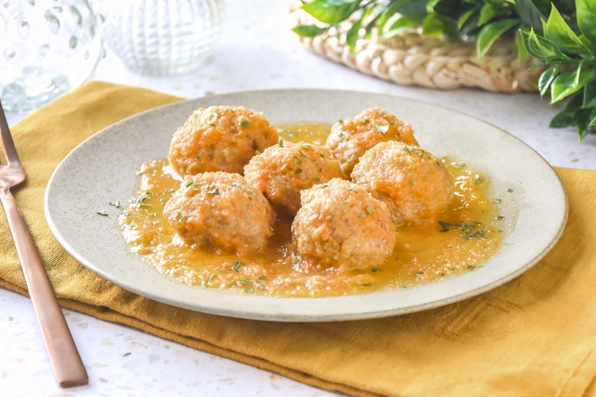 Albóndigas de pollo en salsa