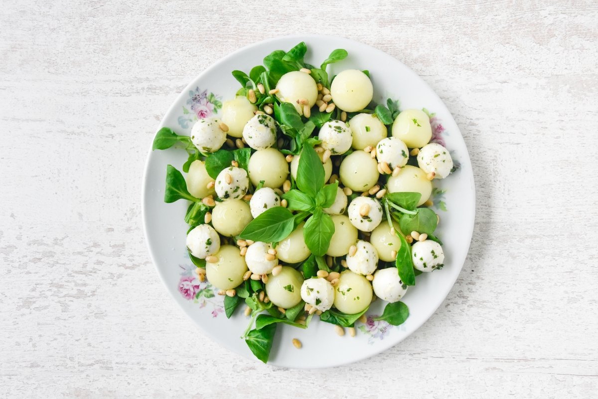 Aliñamos la ensalada de melón