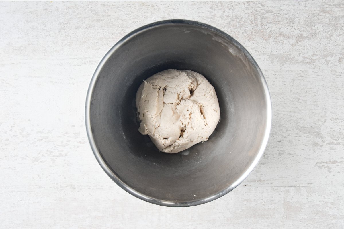 Amasamos la masa de empanada sin gluten