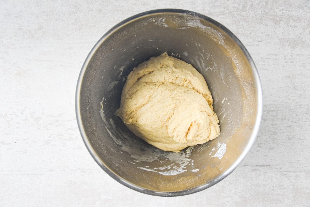 Amasamos la masa de la corona