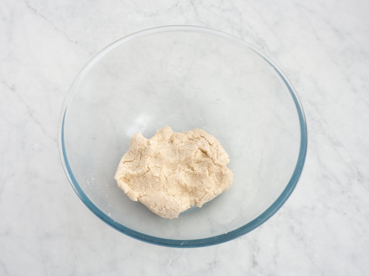 Amasar dentro del bol