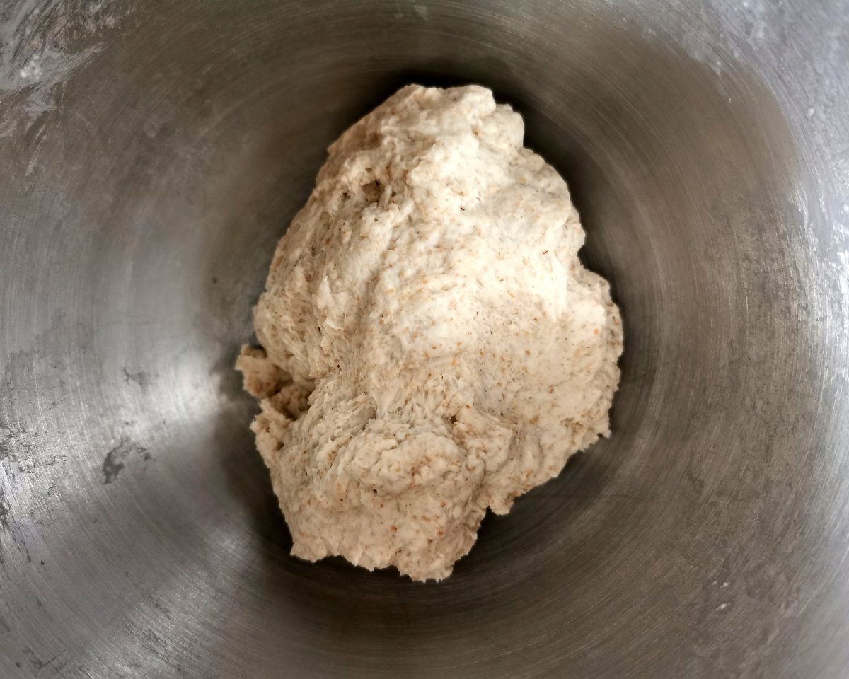 Knead the dough 5 minutes