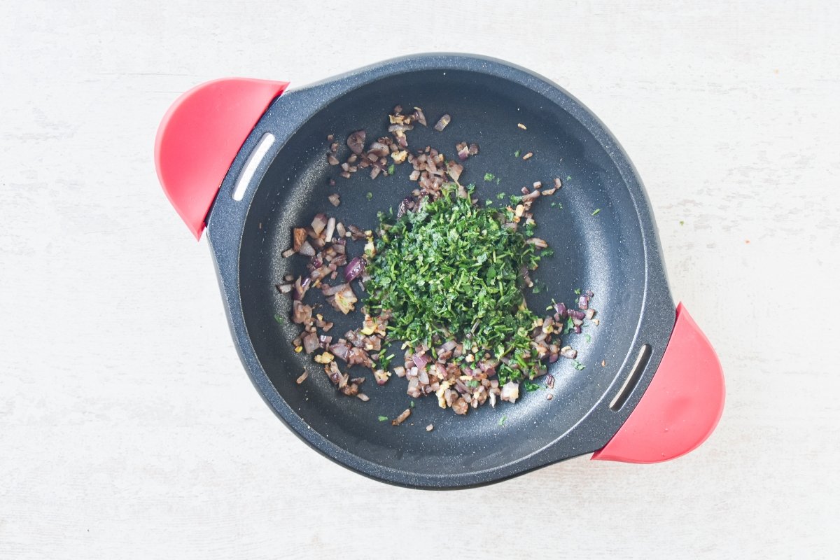 Añadimos el cilantro picado
