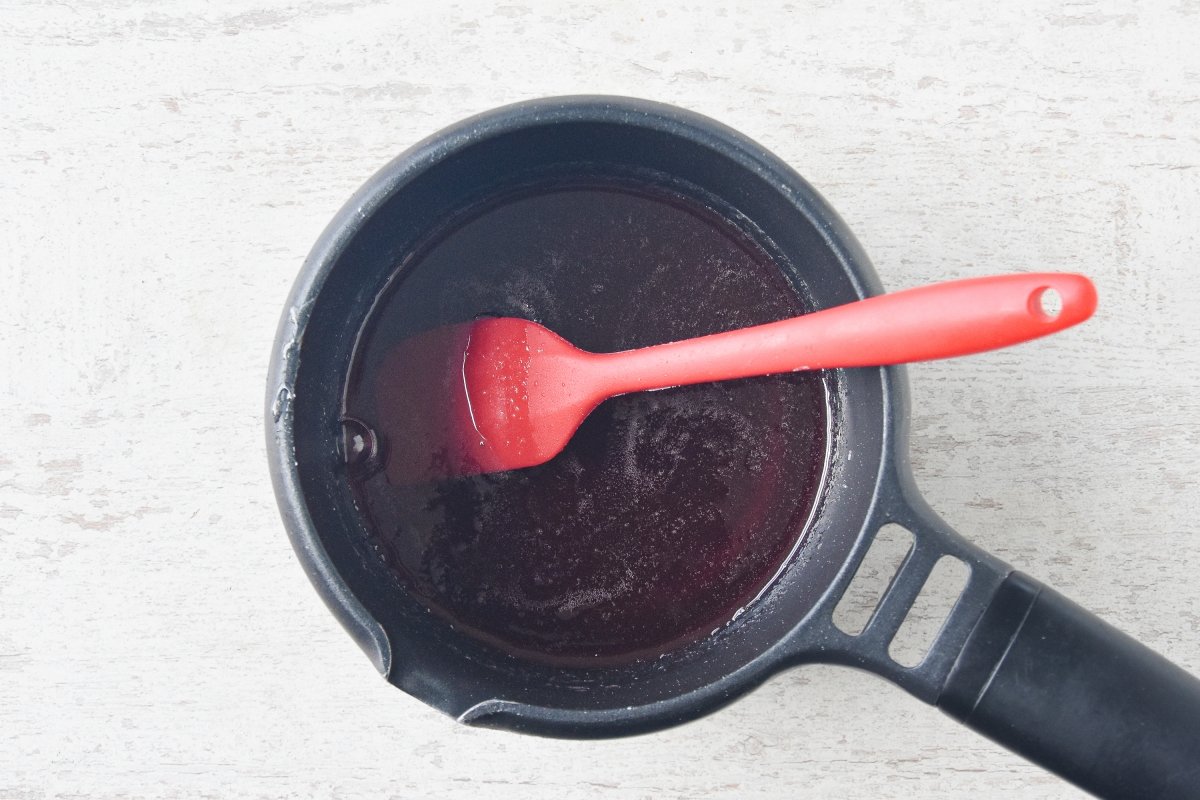 Añadimos el colorante rojo