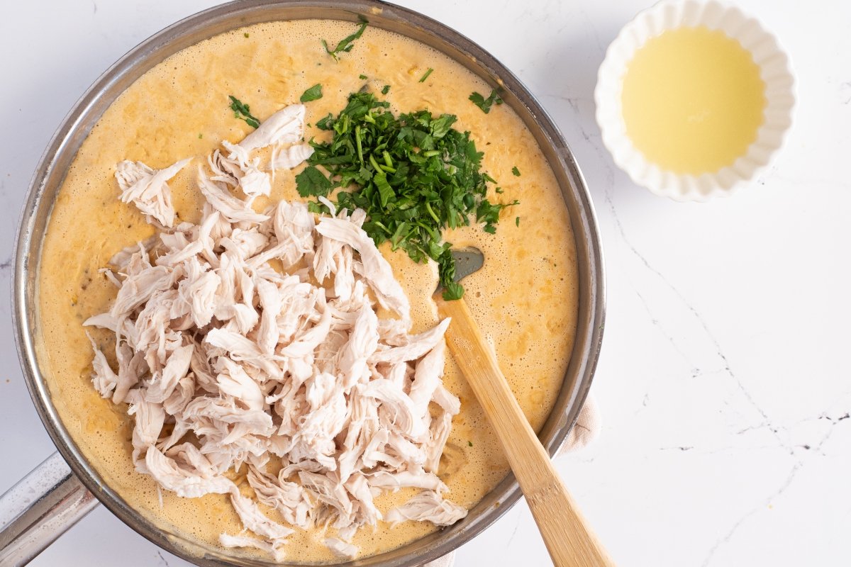 Añadimos el pollo del white chicken chilli