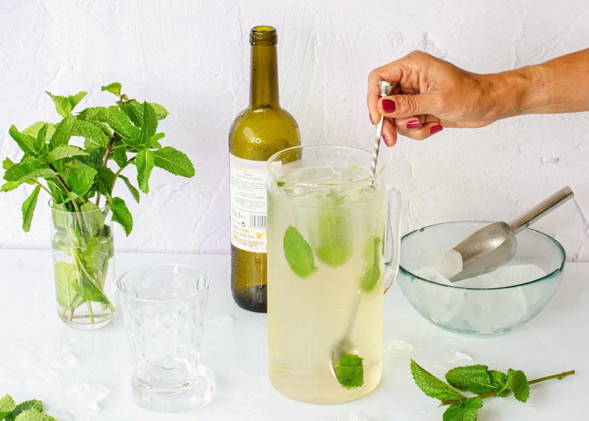 add mint to the rebujito