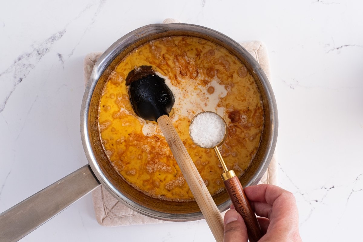 Añadimos la sal del caramelo salado