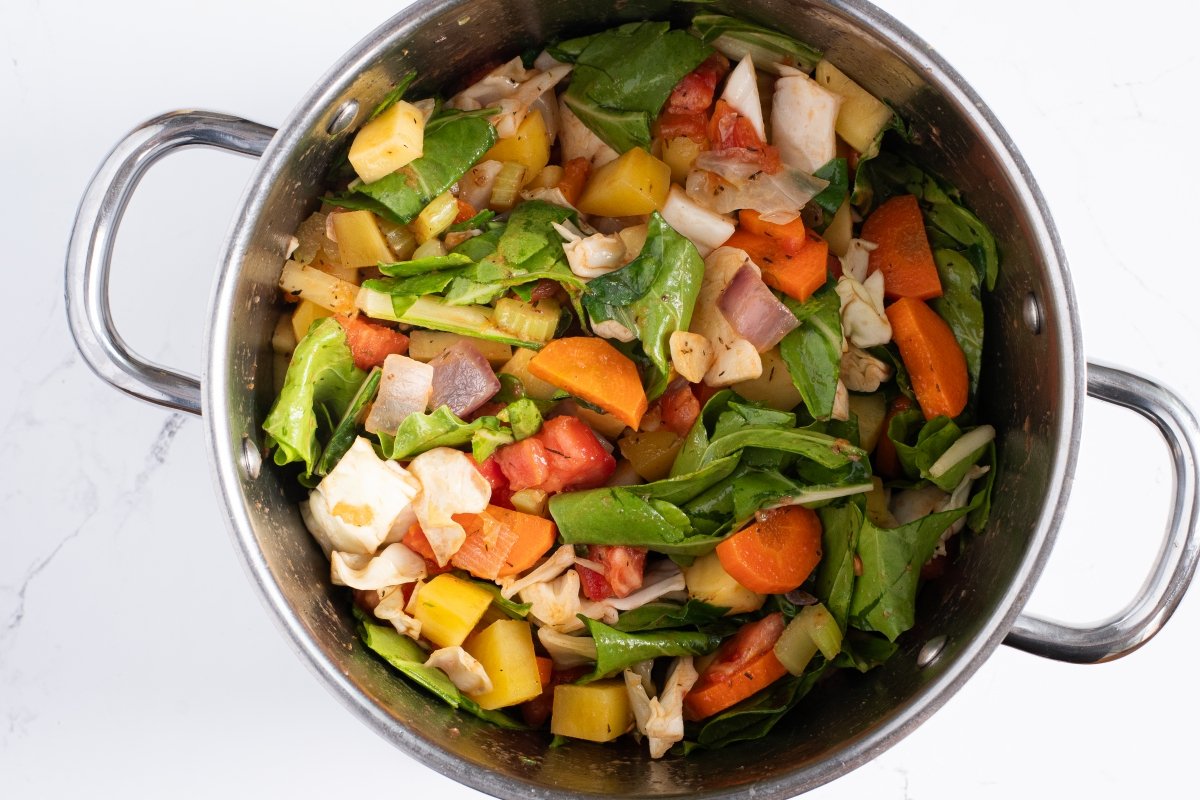 Añadimos las verduras de la ribollita