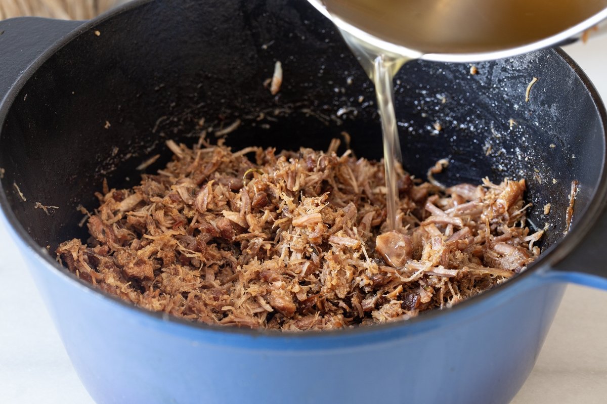 Añadimos manteca de confitar la rillete