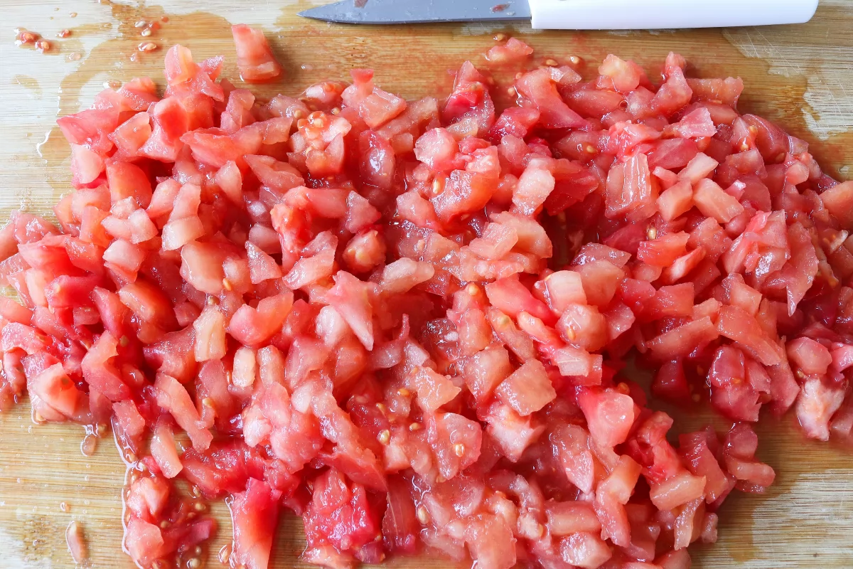 Añadir el tomate a la pipirrana de Jaén *