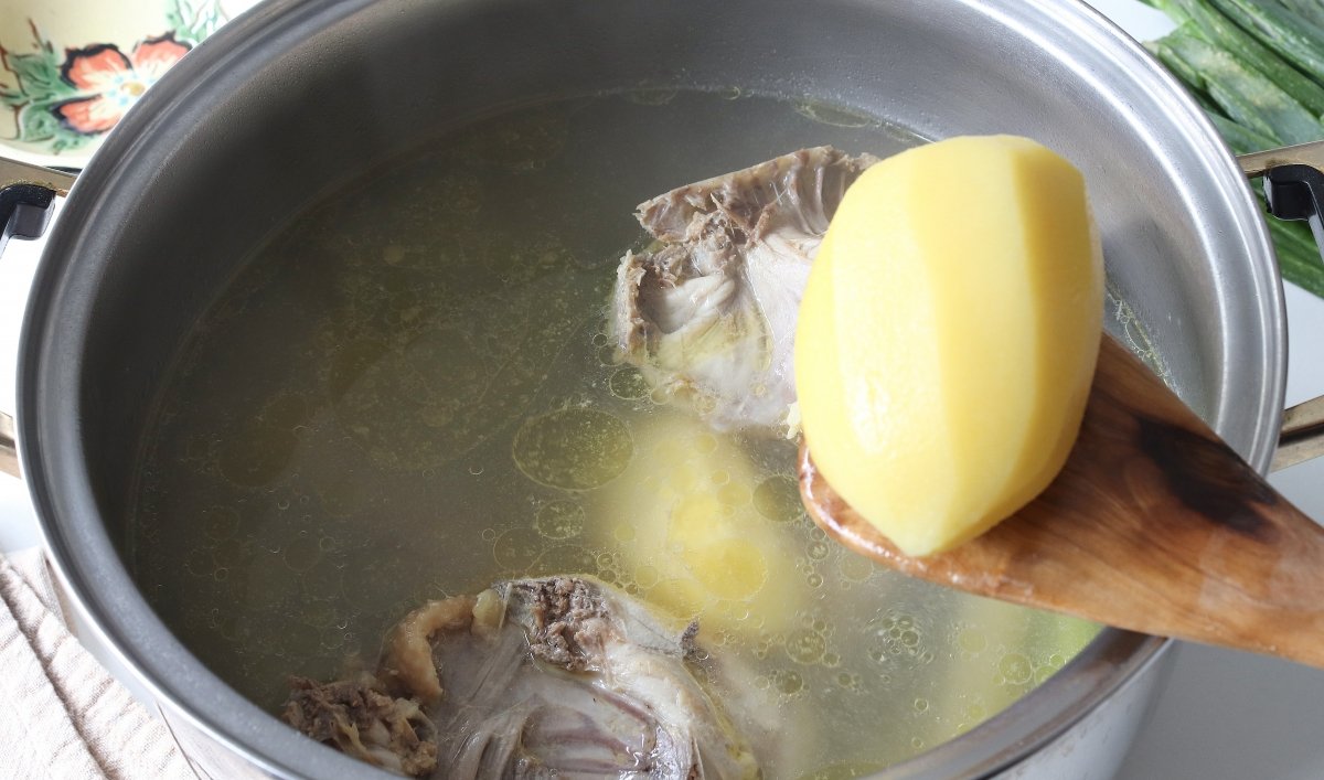 Cómo preparar CALDO DE GALLINA, Receta peruana