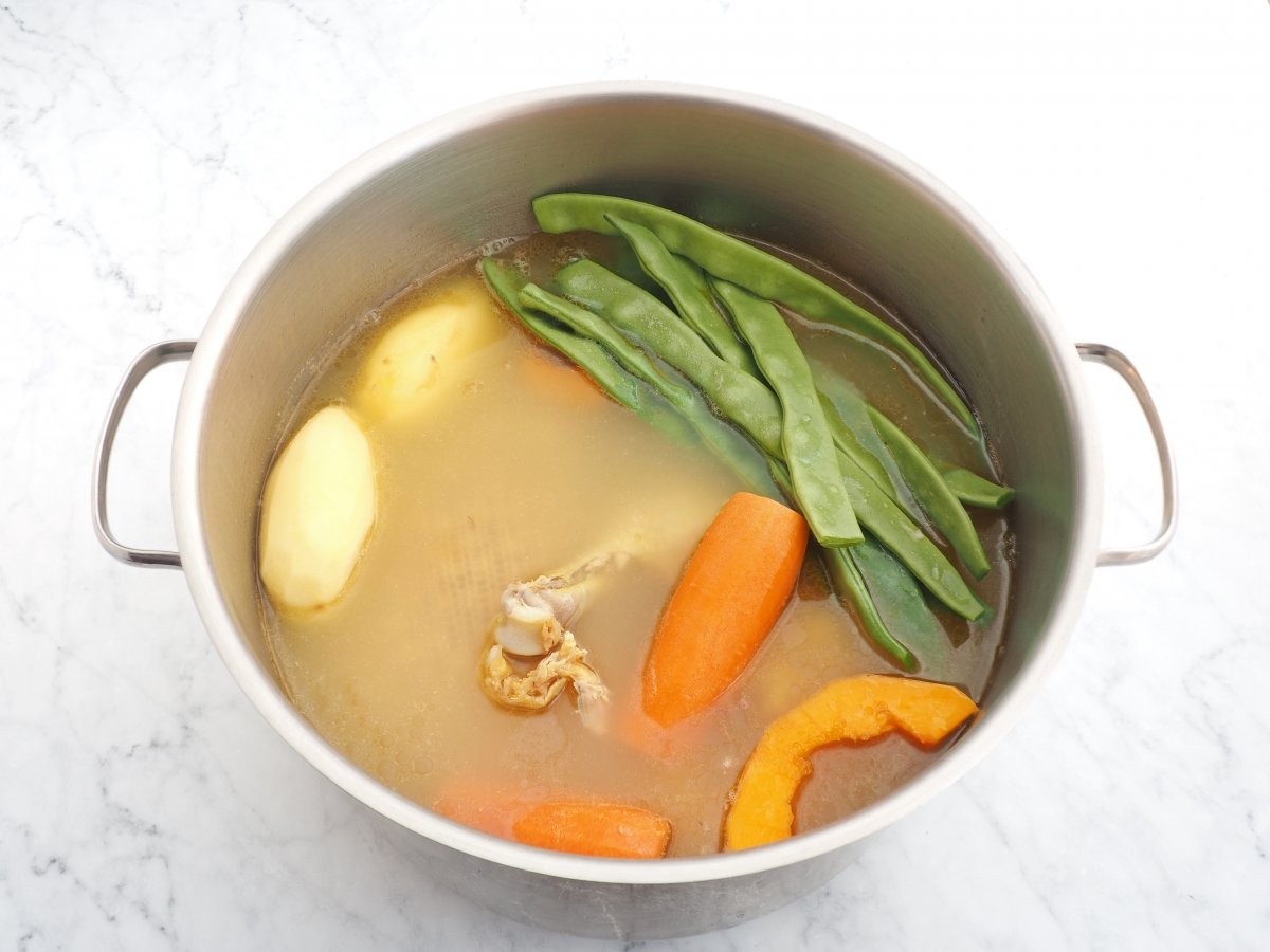 Añadir las verduras al cocido