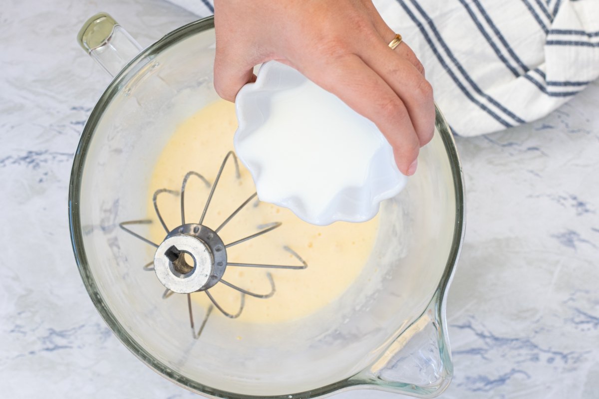 añadir leche bizcocho de crema pastelera