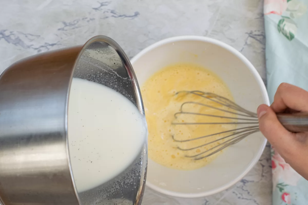 añadir leche crema pastelera coca de sant joan *