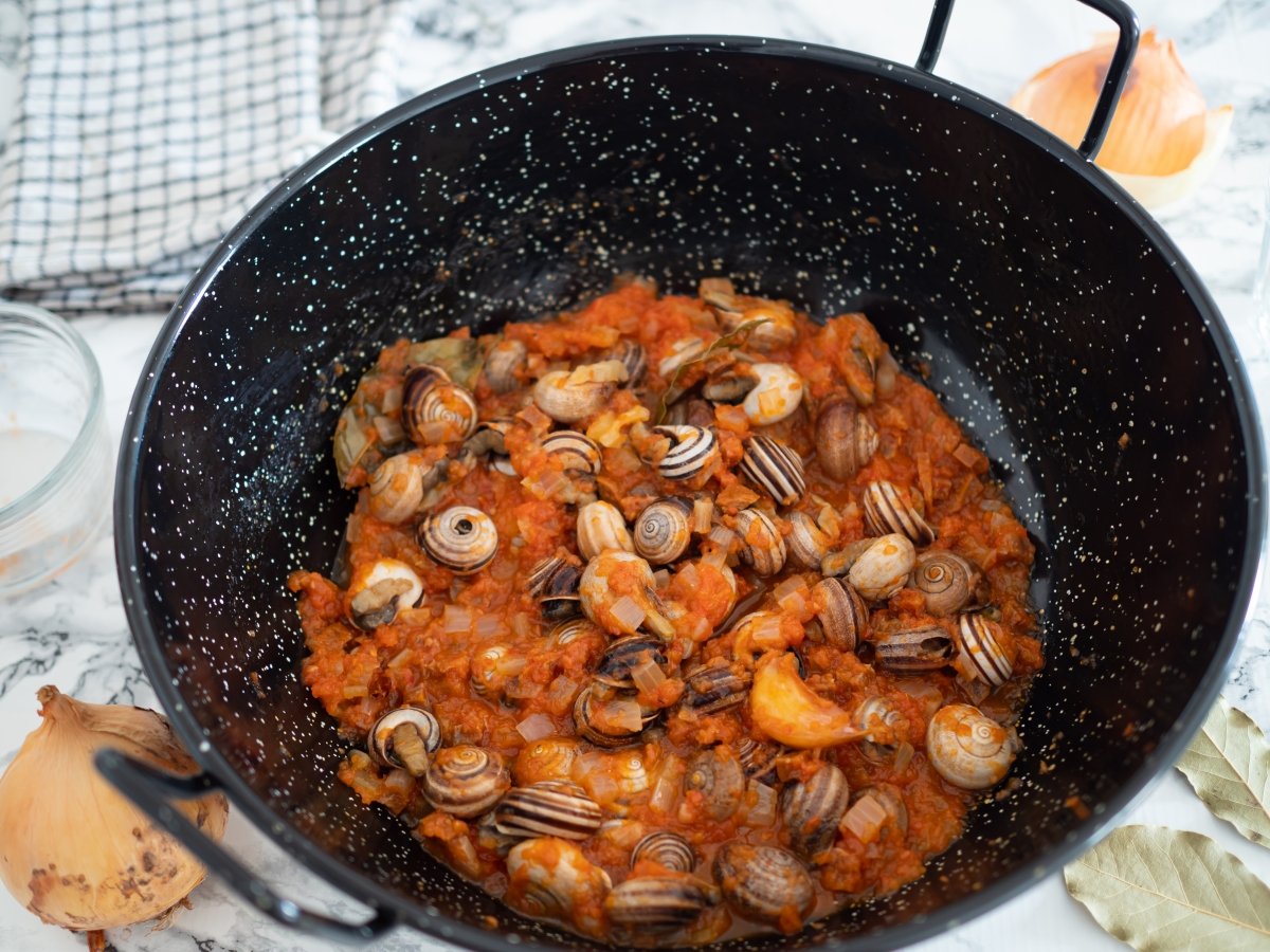 Añadir los caracoles cocidos para los caracoles picantes