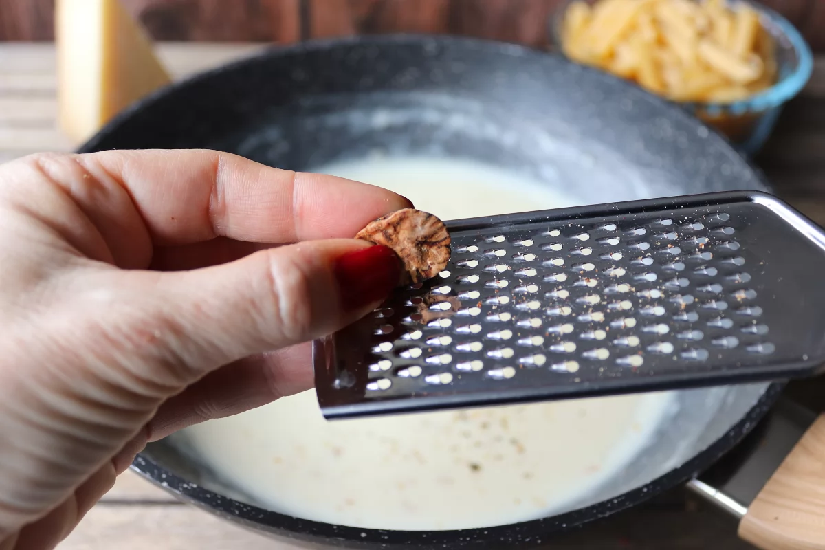Macarrones con bechamel y jamón cocido 6 añadir nuez moscada *