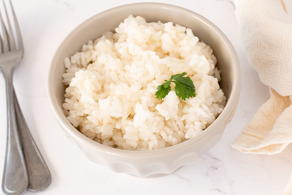 Arroz blanco al microondas listo para servir