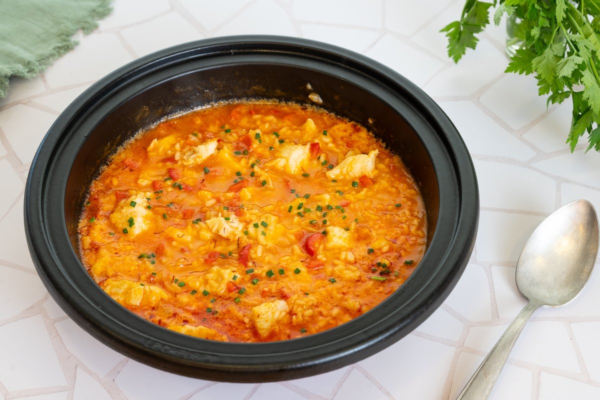 Arroz caldoso con bacalao listo para servir