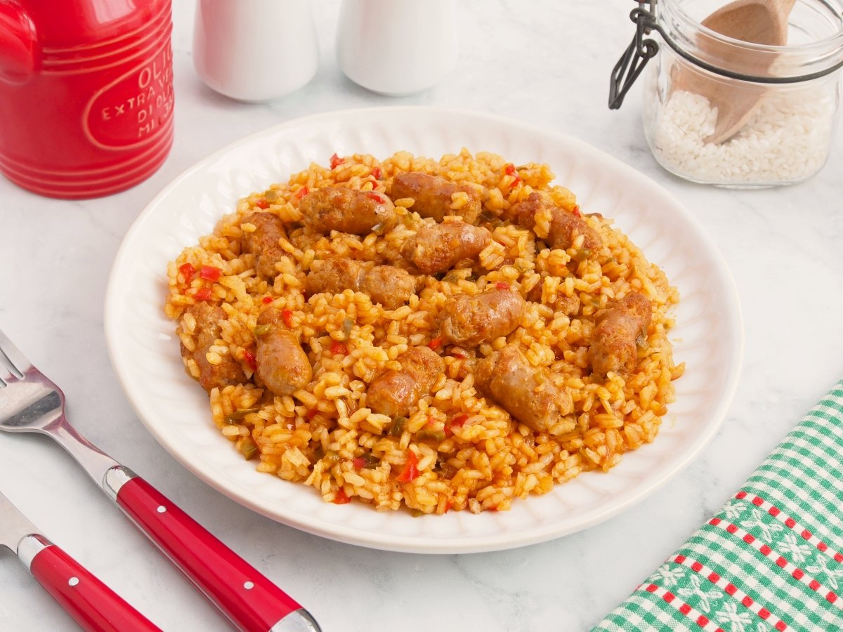 Arroz con salchichas