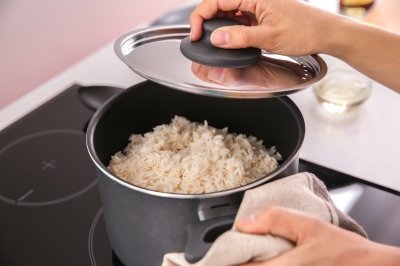 Qué hacer con el arroz pasado para darle una segunda vida en la cocina