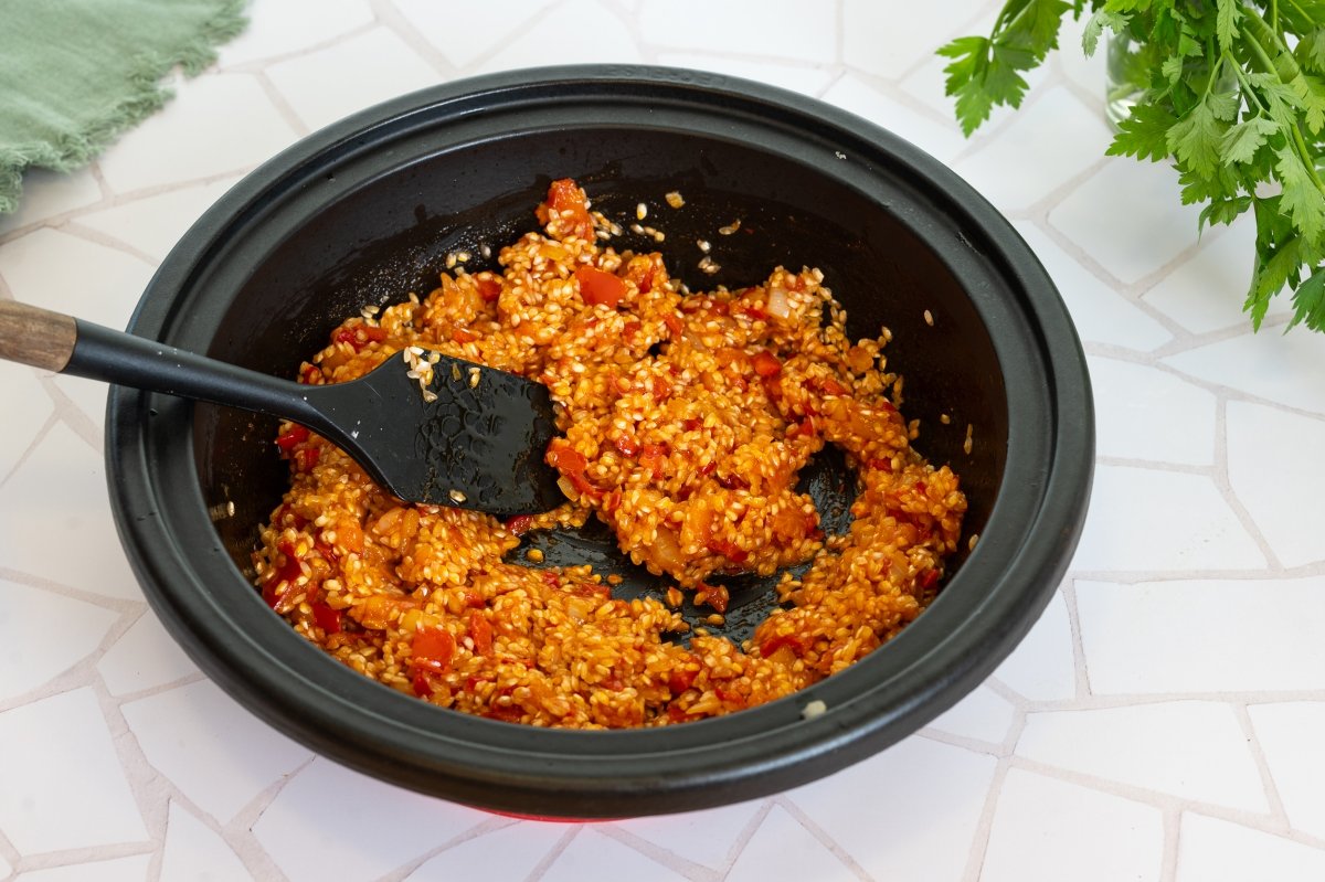 Arroz rehogado para el arroz caldoso con bacalao