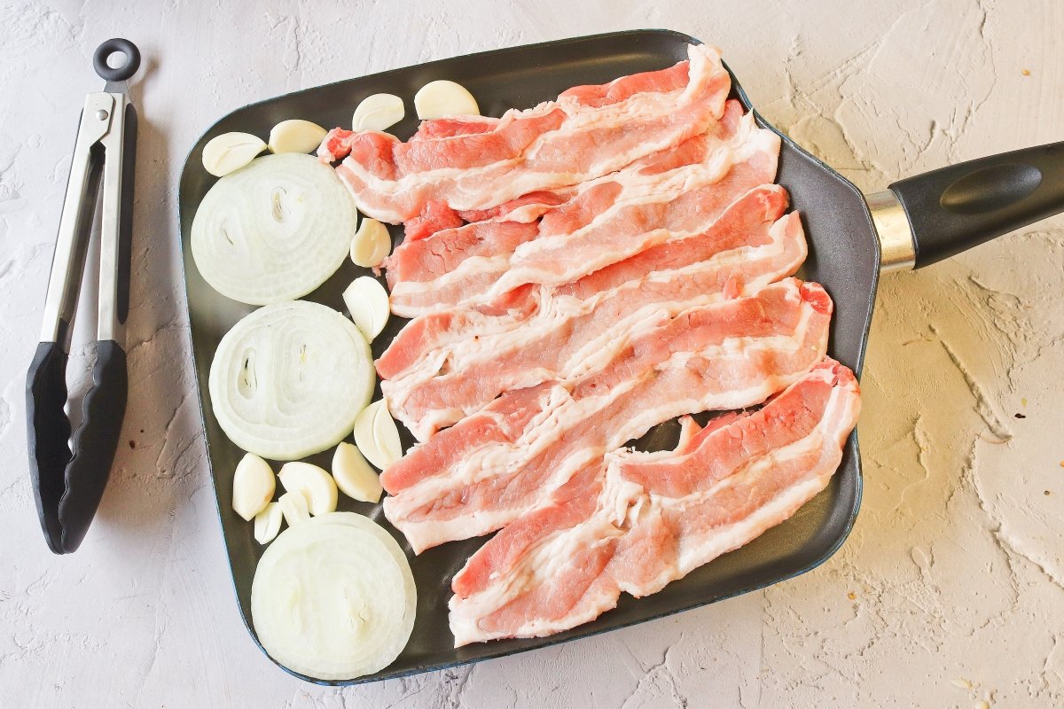 Asar la panceta para el samgyeopsal