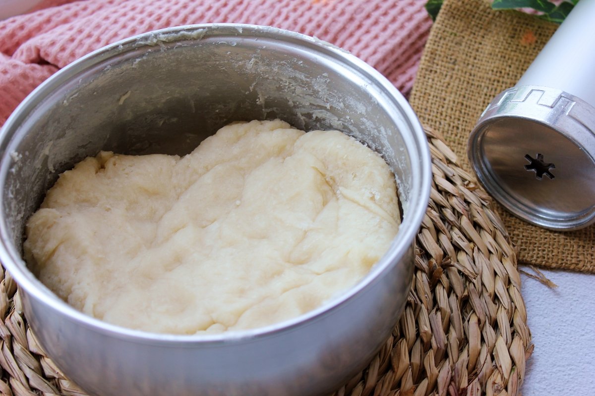 The appearance of churros dough
