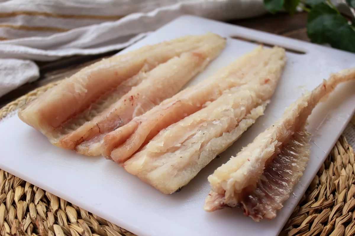 Merluza con verduras al horno 5 Aspecto de la merluza desespinada y fileteada