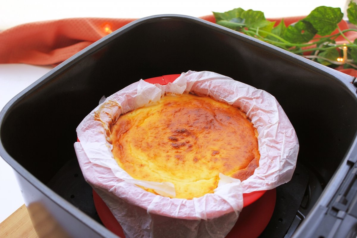 Appearance of freshly made air fryer cheesecake