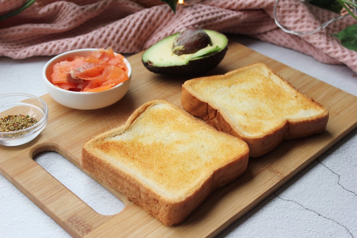 Appearance of toasted slices of bread