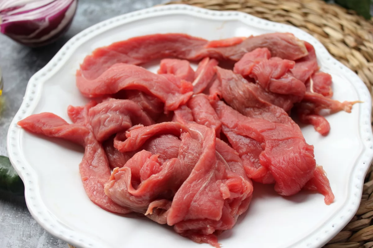 Aspecto de los bistecs cortados en tiras