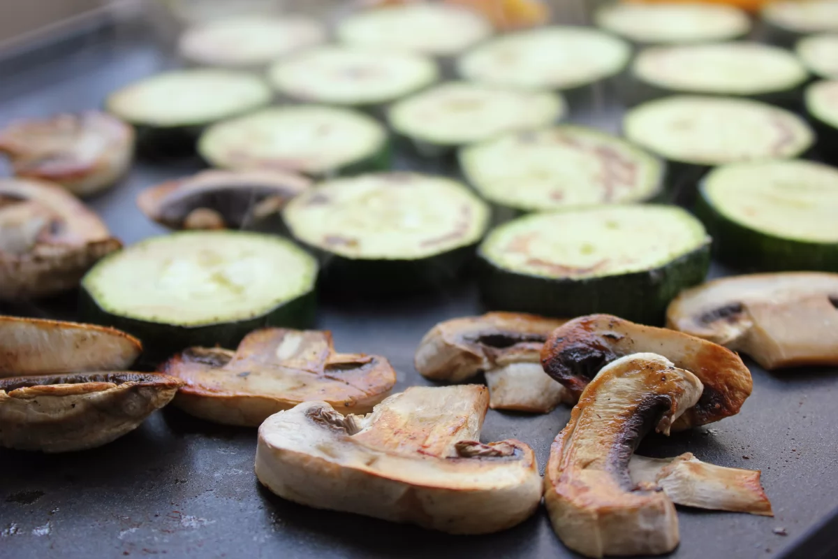 Aspecto de los champiñones y calabacín a la plancha *