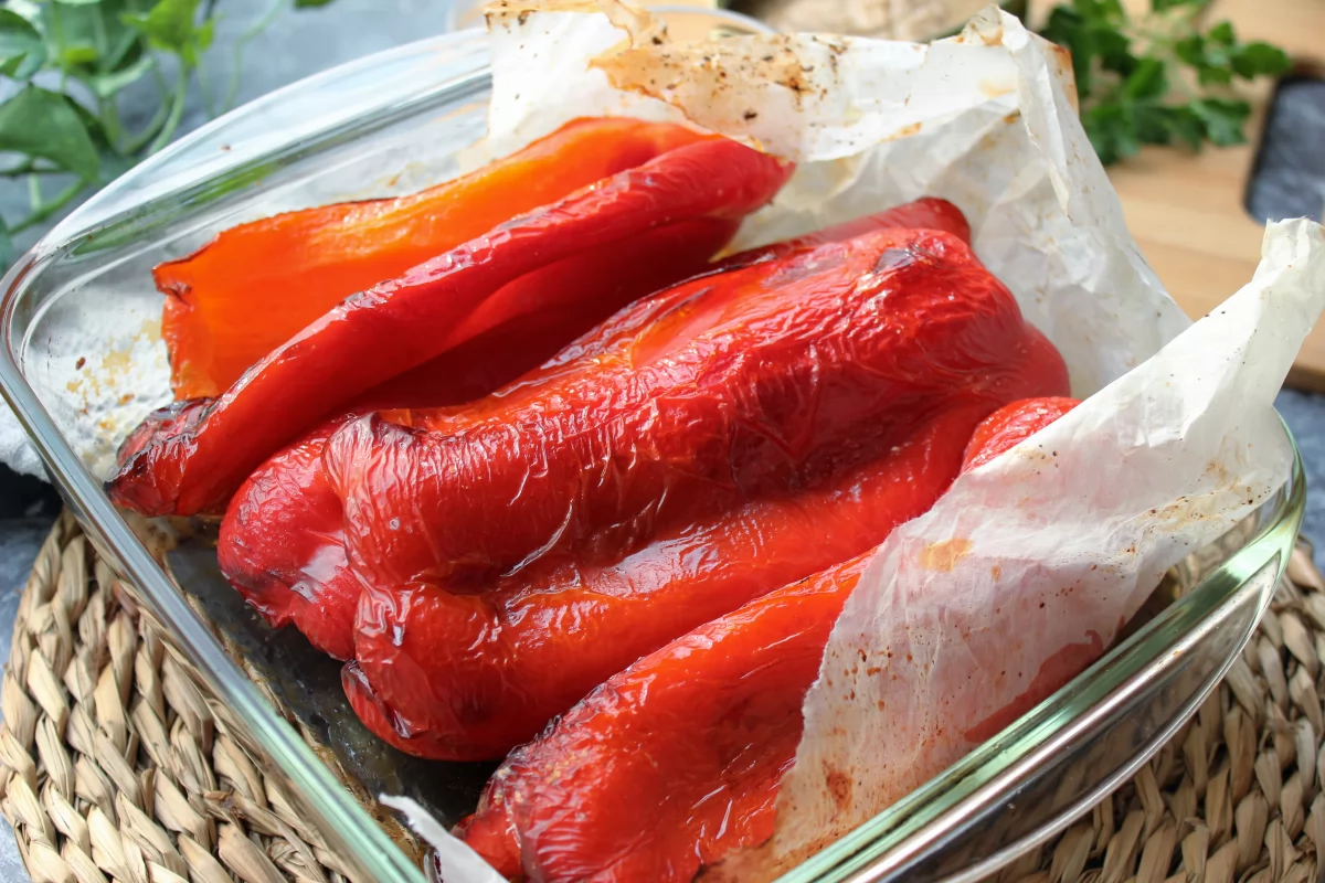Ensalada de pimientos asados y atún 4 Aspecto de los pimientos rojos a mitad de cocción *
