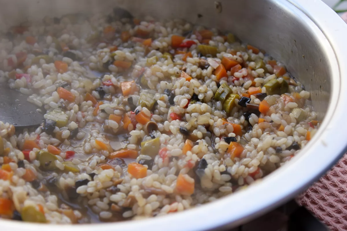 Aspecto del arroz una vez absorbido todo el caldo vegetal *