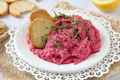 El hummus más colorido y rico con este ingrediente inesperado