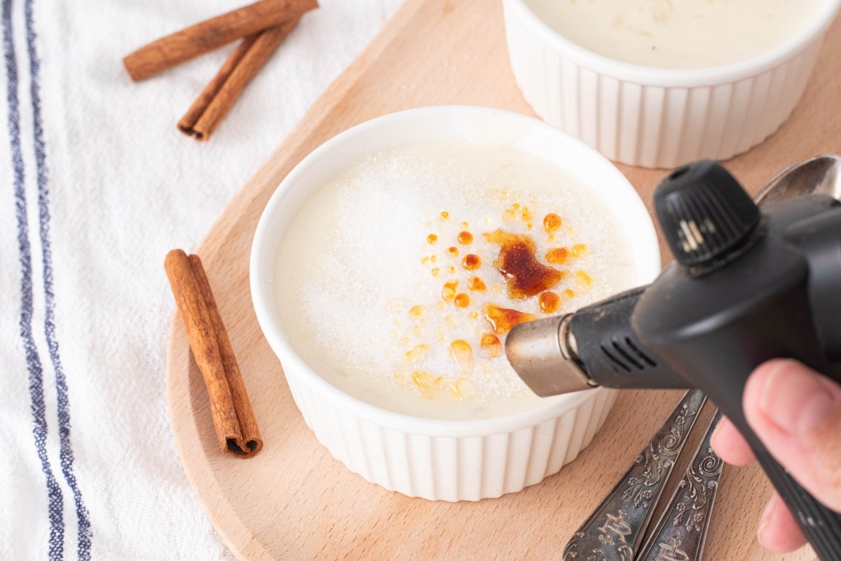 Azúcar tostado del arroz con leche asturiano