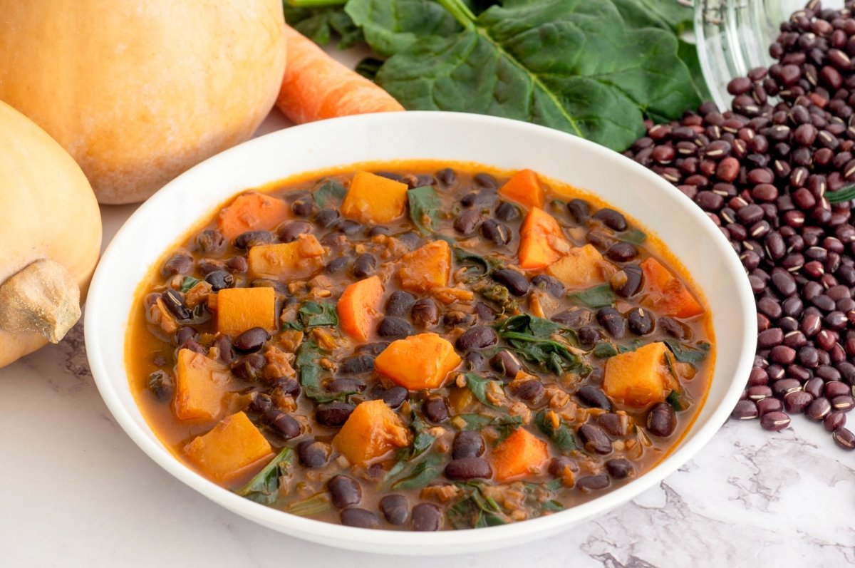 Azukis estofadas con calabaza y verduras