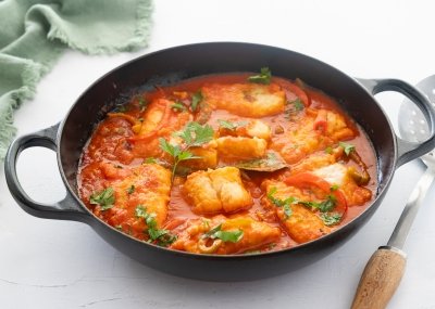 Bacalao con tomate y pimientos