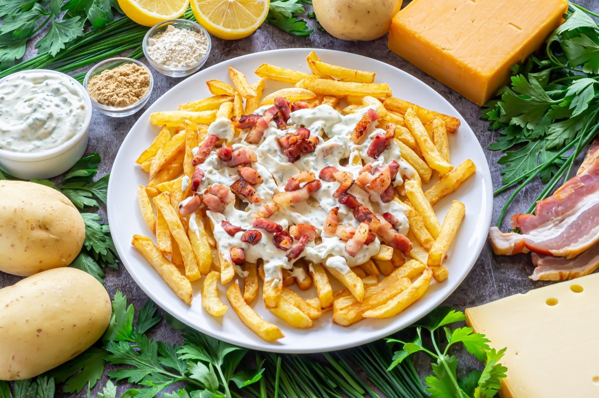 BACON CHEESE FRIES – patatas del foster hollywood