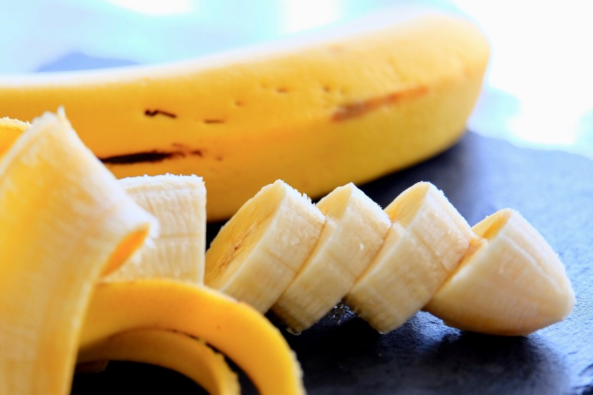 Banana cortada en rodajas