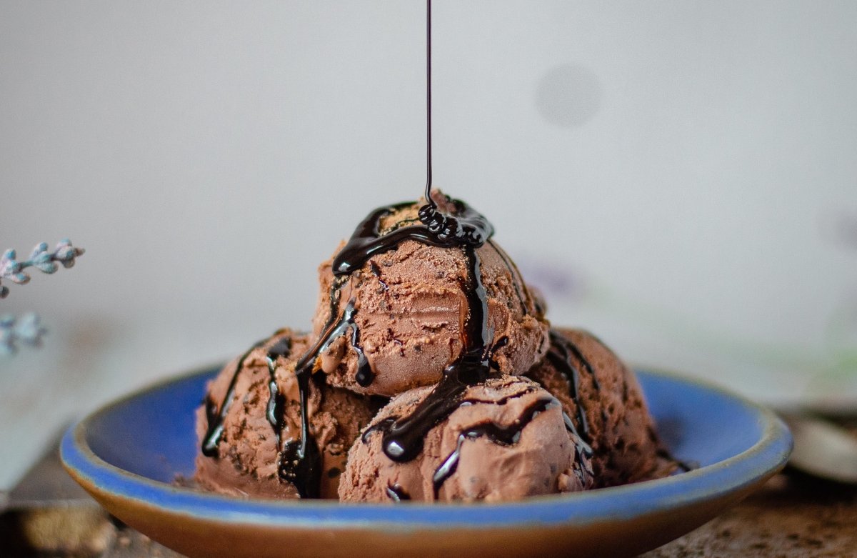 Bathe the ice cream in chocolate