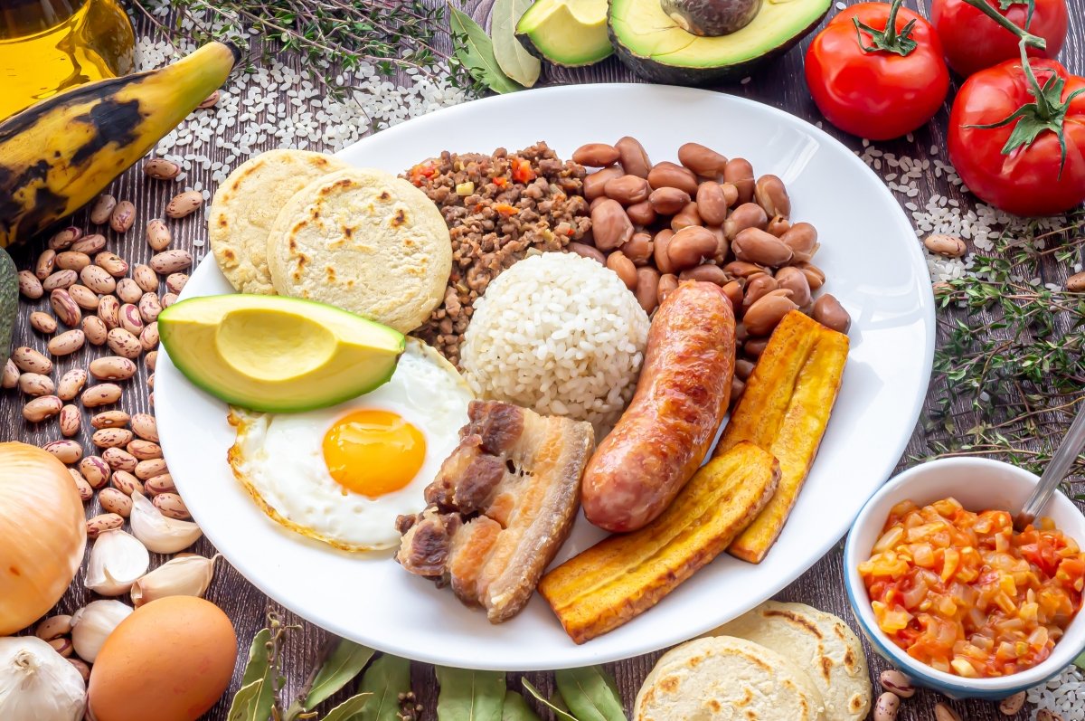 Bandeja Paisa Plato Insignia Tradicional Colombiano 8790